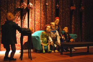 Marionetten für »Ein Inspektor kommt« / J. B. Priestley | 2011 | HfS »Ernst Busch« / Abt. Puppenspielkunst Berlin und Schaubude Berlin